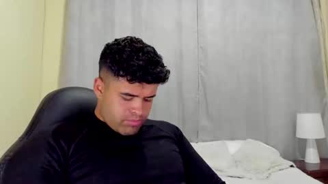 Snapshot of bryan_stoness chatting on January 12, 1:32 am bryan stoness online show from January 12, 1:32 am