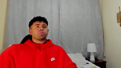 Snapshot of bryan_stoness chatting on February 19, 12:25 am bryan stoness online show from February 19, 12:25 am