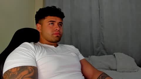 Snapshot of bryan_stoness chatting on February 21, 2:28 am bryan stoness online show from February 21, 2:28 am