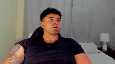 Snapshot of bryan_stoness chatting on February 25, 12:47 am bryan stoness online show from February 25, 12:47 am