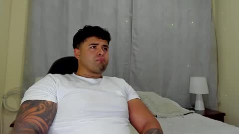 Snapshot of bryan_stoness chatting on February 28, 12:32 am bryan stoness online show from February 28, 12:32 am