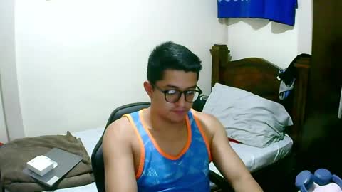 Snapshot of bryanbendy chatting on May 19, 5:58 am bryanbendy online show from May 19, 5:58 am