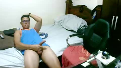 Snapshot of bryanbendy chatting on June 11, 7:01 pm bryanbendy online show from June 11, 7:01 pm