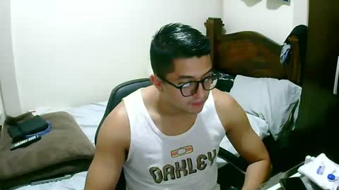 Snapshot of bryanbendy chatting on July 8, 2:38 am bryanbendy online show from July 8, 2:38 am