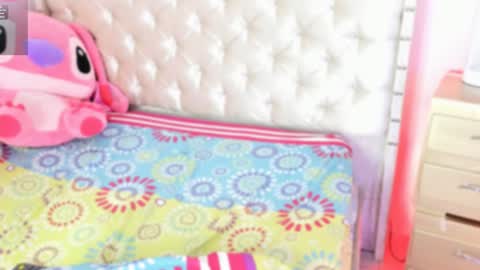 Carly     online show from December 12, 4:53 pm