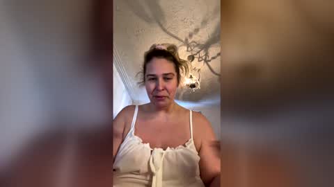 Snapshot of bubblya chatting on February 9, 5:17 pm bubblya online show from February 9, 5:17 pm