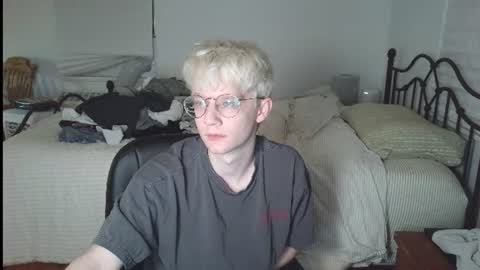 bugboy08 online show from June 27, 3:55 am