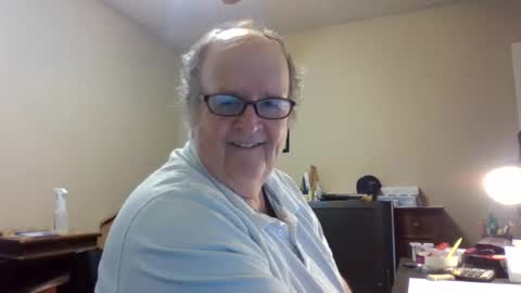 bullfrogg5050 online show from June 15, 4:42 pm