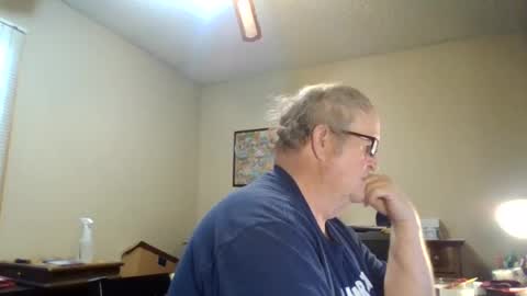 bullfrogg5050 online show from June 17, 7:48 pm