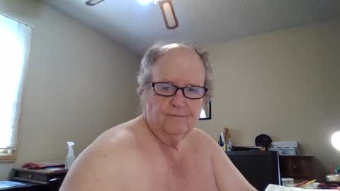 bullfrogg5050 online show from June 18, 10:36 pm