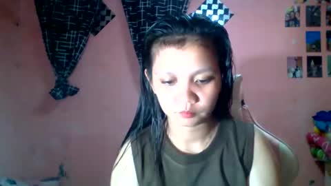 Snapshot of bunny_flower18 chatting on June 6, 11:59 am bunny_flower18 online show from June 6, 11:59 am