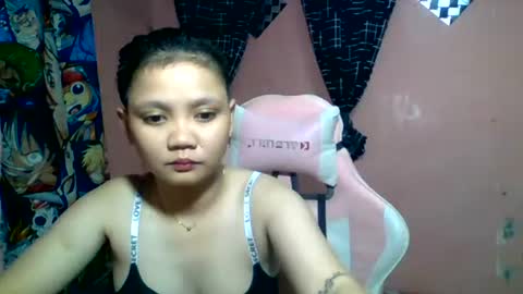 Snapshot of bunny_flower18 chatting on June 12, 3:11 pm bunny_flower18 online show from June 12, 3:11 pm
