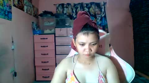 Snapshot of bunny_flower18 chatting on July 4, 9:26 am bunny_flower18 online show from July 4, 9:26 am