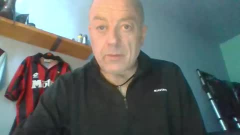 burnleyguy1977 online show from April 27, 9:40 am