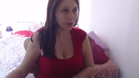 Snapshot of bustygf chatting on February 27, 12:45 pm anna online show from February 27, 12:45 pm