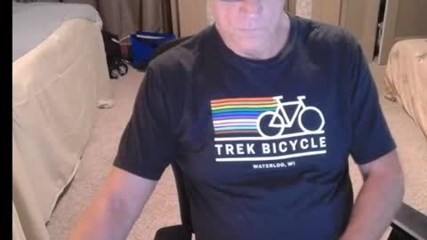 Miles online show from June 4, 10:54 am