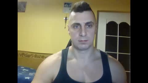 bzykacz1988 online show from December 7, 11:23 pm