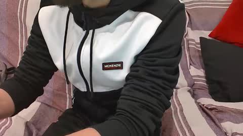 Snapshot of cachondo__23 chatting on February 3, 7:19 pm cachondo__23 online show from February 3, 7:19 pm