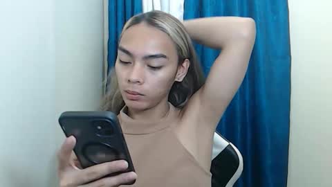 Snapshot of caitessa_bellemoir chatting on March 22, 8:45 pm caitessa_bellemoir online show from March 22, 8:45 pm