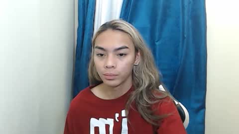 Snapshot of caitessa_bellemoir chatting on March 23, 3:05 pm caitessa_bellemoir online show from March 23, 3:05 pm