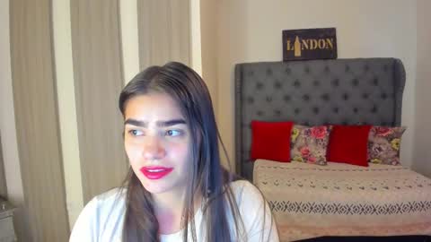 caitlingomez0 online show from February 19, 12:12 pm