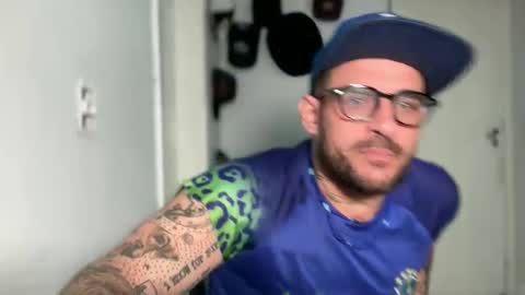 CaliforniaBrazilian online show from April 19, 8:33 pm