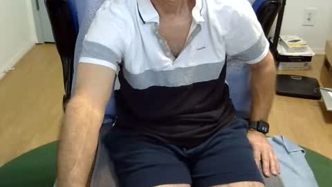 Snapshot of califun4u chatting on December 19, 11:56 pm califun4u online show from December 19, 11:56 pm