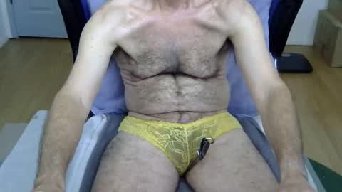 Snapshot of califun4u chatting on February 17, 7:53 pm califun4u online show from February 17, 7:53 pm