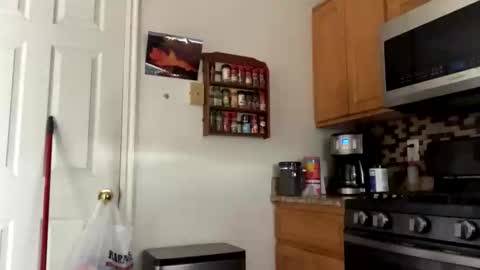 Snapshot of calishop1 chatting on January 7, 6:54 pm calishop1 online show from January 7, 6:54 pm