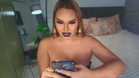 Snapshot of calista_palmer chatting on January 6, 4:44 pm Miss Jane Commander online show from January 6, 4:44 pm