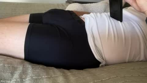 CaliStraight online show from April 7, 9:15 pm