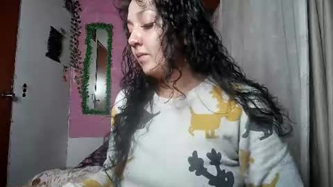 Snapshot of callme_lolas chatting on July 15, 1:55 am paula online show from July 15, 1:55 am