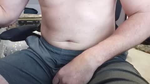 Snapshot of callmeroger33 chatting on February 16, 5:42 pm callmeroger33 online show from February 16, 5:42 pm