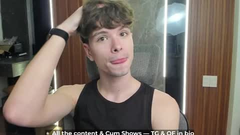 Hey I am Calvin  online show from April 12, 5:07 pm