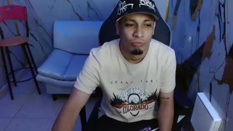 cam_xman online show from April 19, 1:10 pm