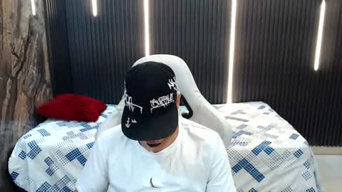 Snapshot of cam_xman chatting on July 19, 3:38 pm cam_xman online show from July 19, 3:38 pm