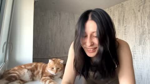 Snapshot of cameliaelworthy chatting on April 6, 7:31 am Alisa online show from April 6, 7:31 am