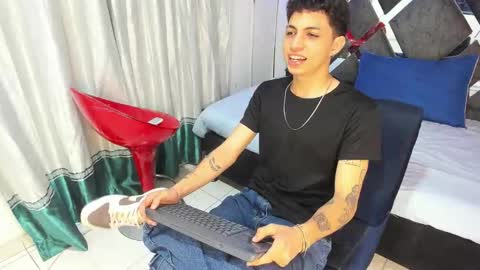 Snapshot of cameron_lux4 chatting on January 6, 12:53 pm CAMERON online show from January 6, 12:53 pm