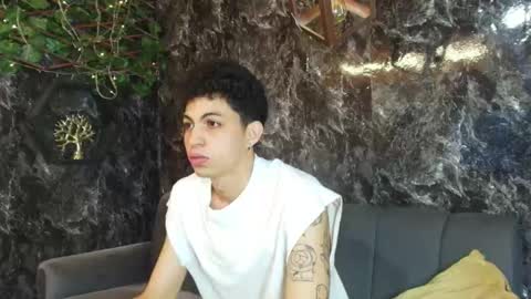 Snapshot of cameron_lux4 chatting on January 15, 12:54 pm CAMERON online show from January 15, 12:54 pm