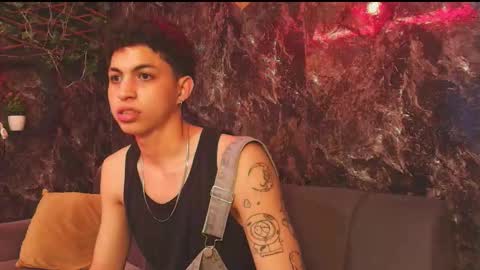 Snapshot of cameron_lux4 chatting on February 5, 4:50 am CAMERON online show from February 5, 4:50 am