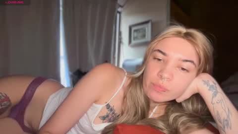 camii19y online show from April 8, 3:45 pm