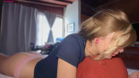 camii19y online show from May 22, 4:56 pm