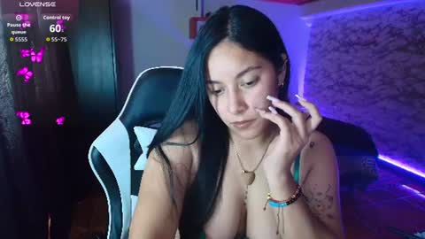 Snapshot of camila_iroose chatting on July 5, 9:55 pm Camila Roose online show from July 5, 9:55 pm