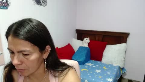 Snapshot of camila_vargas_ chatting on July 4, 6:58 pm Camila Vargas online show from July 4, 6:58 pm