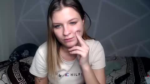 Camila online show from December 7, 11:40 am