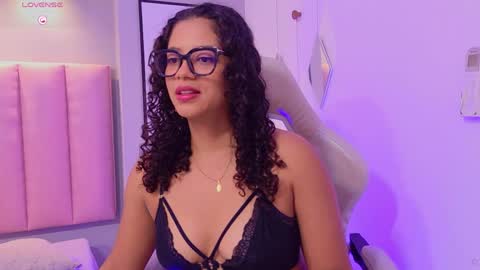 Snapshot of camilalevy chatting on April 29, 12:20 pm Camila online show from April 29, 12:20 pm