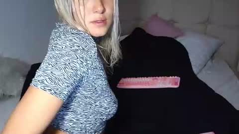 camilamarsh online show from June 17, 2:51 pm