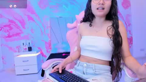 Snapshot of camilareyes13 chatting on August 3, 2:00 pm Cami 3 online show from August 3, 2:00 pm