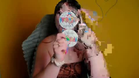 Camilla online show from June 18, 5:30 am