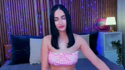 Camilla online show from March 8, 7:06 pm